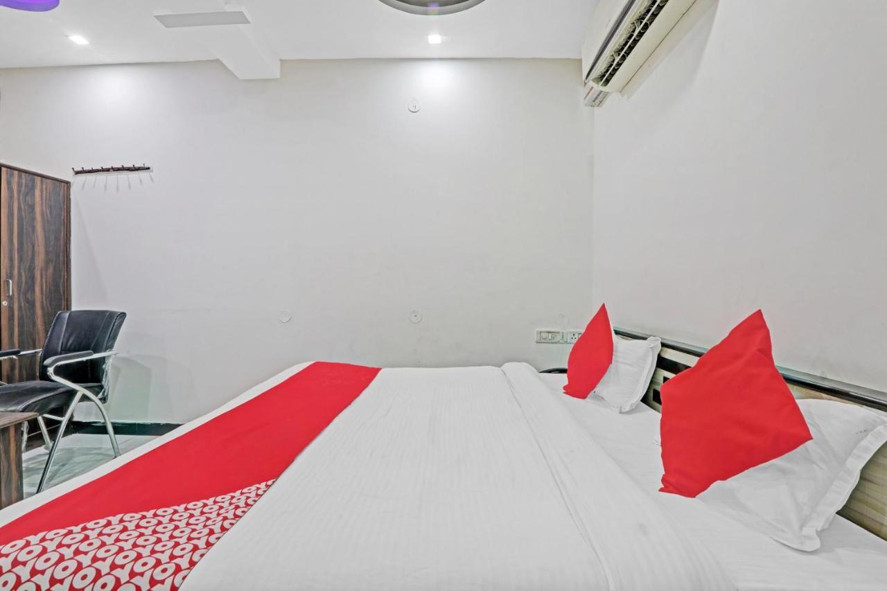 Oyo 27695 Hotel Relation Kanpur Exterior foto