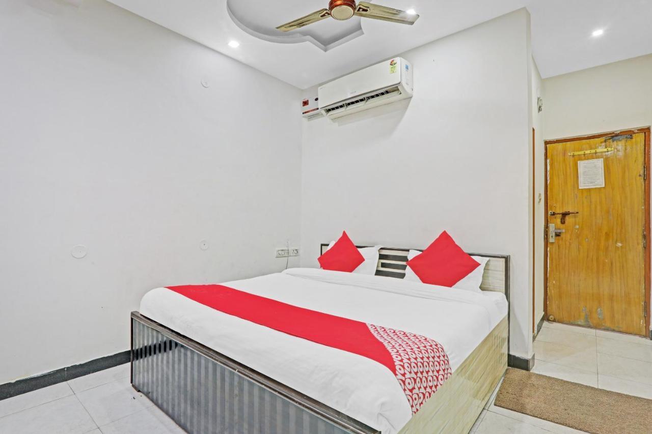 Oyo 27695 Hotel Relation Kanpur Exterior foto
